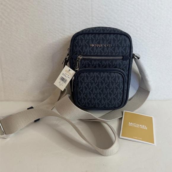 admiral mercer bag jet set travel crossbody bag Michael Kors Small Pebbled Leather our Jet Set crossbody features multiple pockets to keep your essentials organized and within easy reach Michael Kors Outlet Jet Set